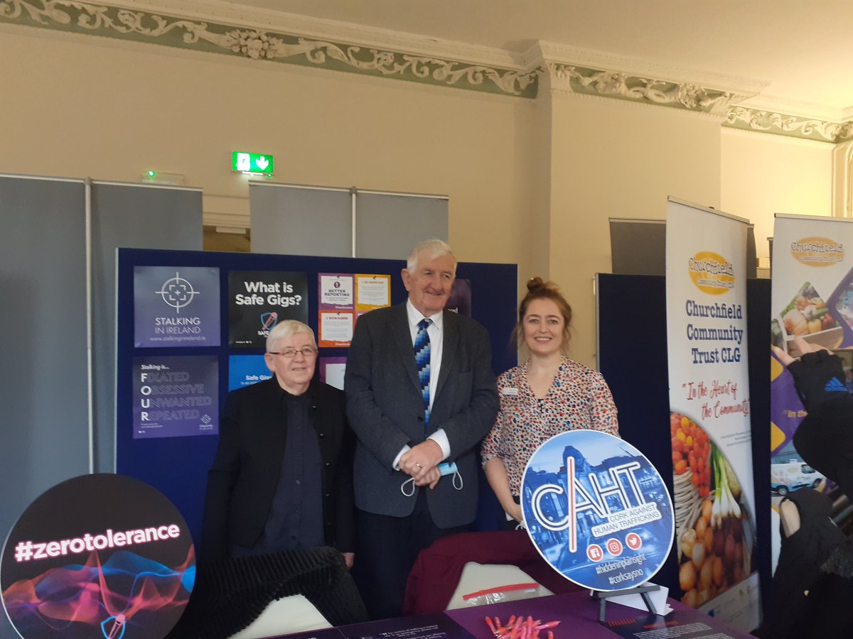 Eibhlín Collins tweet media