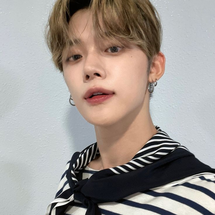 #yeonbin school! au где субин биологический гений а енджуна заставили