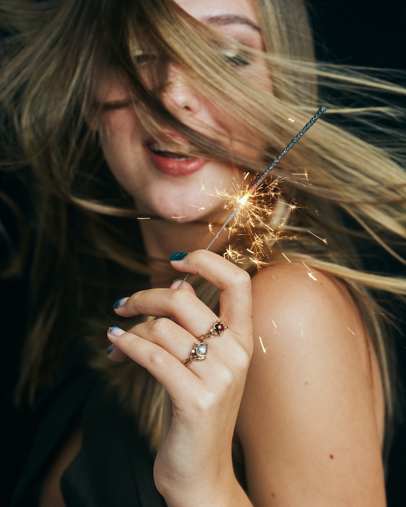 blacktreelab's tweet photo. Don’t miss out the best holiday gift of all-TIME! Well, it’s not exactly from Santa, but you can have Silver and Gold pieces with 20% OFF all Silver and 15% OFF all Gold 🤗  get yours now 🎁 https://t.co/vlxZ2bpJbG https://t.co/vDZndK1eSv