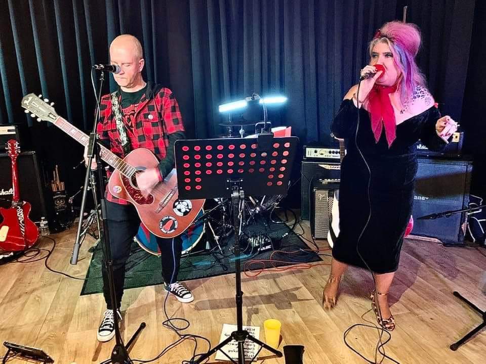 LoGOz_UK's tweet photo. 1/2 Brilliant gig yesterday in Sunderland for @RubellaBallet / #SlalomD/ @logoz_uk / @CherryPeesh @ThePeacockSun Great crowd and a class atmosphere! Loads of familiar faces enjoying a mint afternoon of original music rounding off a busy weekend of gigs!
@PeeshNE63 @PaulLoGOz https://t.co/a58XpDj1FV