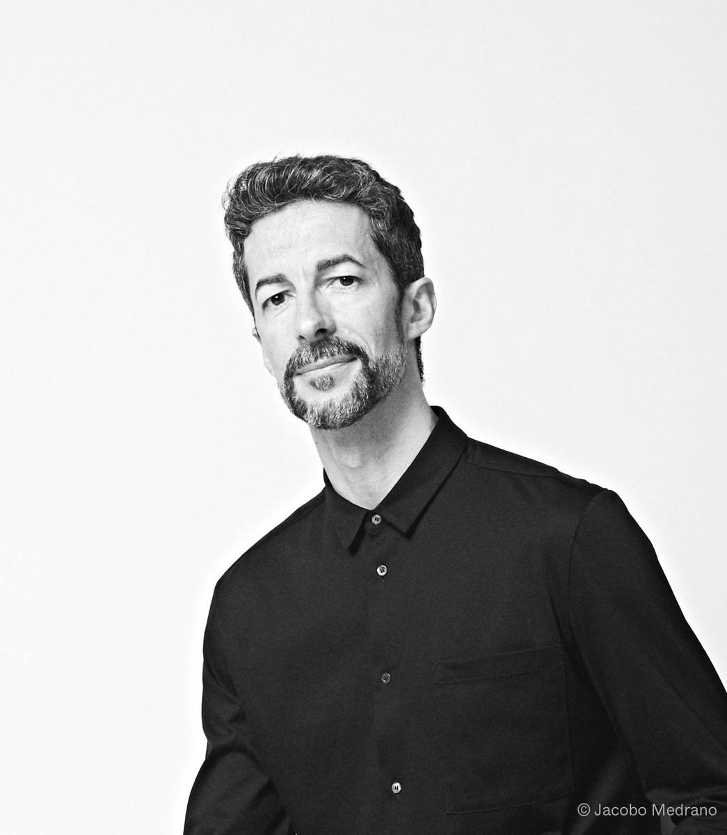 BalletOParis's tweet photo. Nous souhaitons la bienvenue à José Martinez (@josecmart2504) qui prend officiellement ses fonctions de Directeur de la Danse de l'Opéra national de Paris aujourd'hui. https://t.co/p6xoUPQzlg
