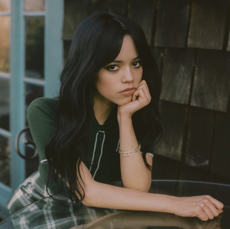 mcgregorfilms's tweet photo. Jenna Ortega expresses how much she loves Bob Odenkirk’s portrayal of Jimmy Mcgill: 

“I absolutely adore his performance in Better Call Saul. He’s such an under appreciated actor and he deserves all the awards in the world” https://t.co/8Eqqa9au5J
