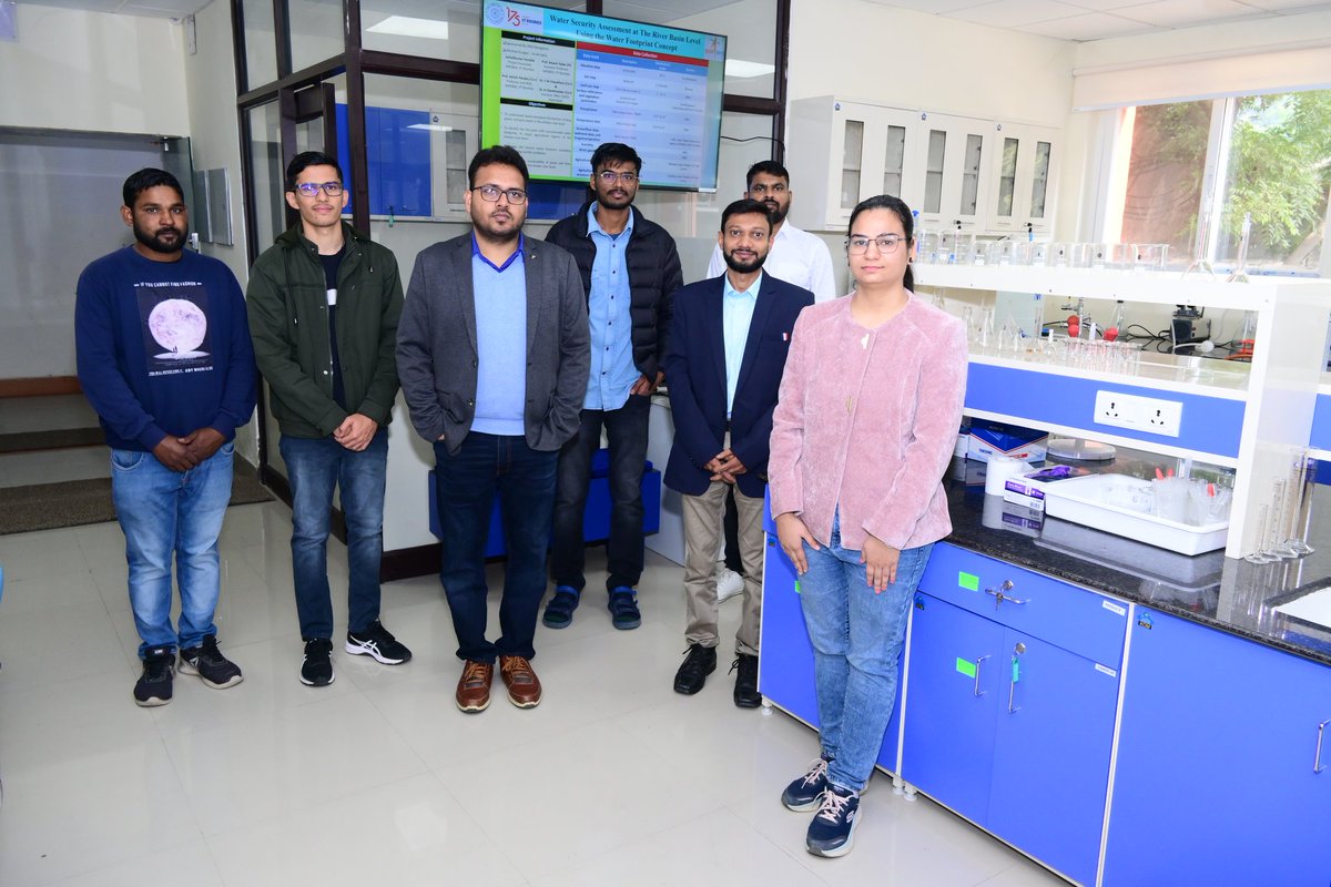 KartikJadav5's tweet photo. 1) Prof. K. K. Pant, Director, IIT Roorkee inaugurated our new Soil and Water Quality Lab at the Department of WRDM developed by our  group (Ajit Kumar, Pooja Singh, Abhay Raj and Ashish Koradia) under the guidance of Prof. Basant Yadav. https://t.co/v8mGJH3eIR