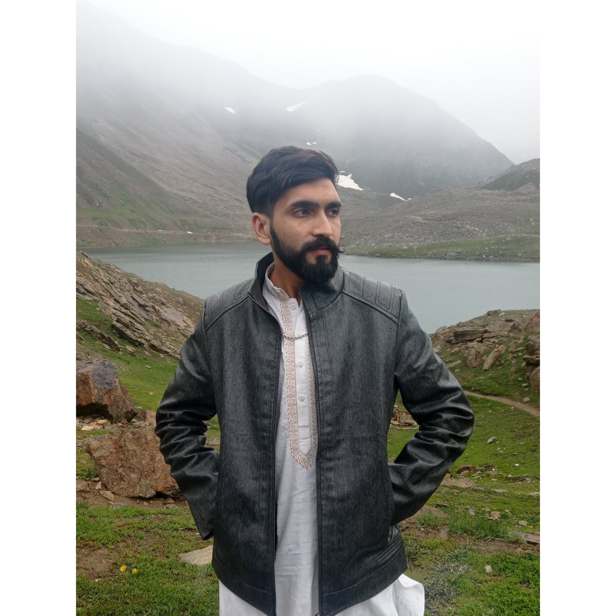 RathoreNoman's tweet photo. Simplicity is the best Thing ❤️💯
#Lulusarlake #Hunzatour https://t.co/o143VuE7lt