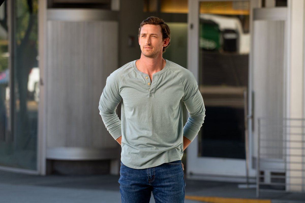 DeptVetAffairs's tweet image. Veterans with bipolar disorder can experience a range of symptoms, including noticeable swings in energy, mood, or hours of sleep needed. Learn more about symptoms and available VA treatment options at: mentalhealth.va.gov/bipolar/index.…