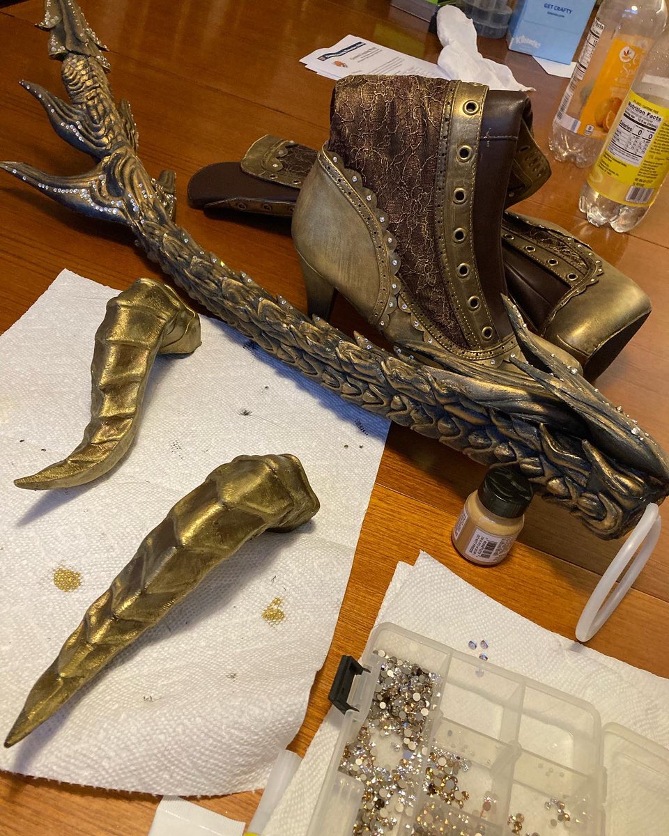 CWSeidman's tweet photo. Accessories are painted and rhinestones! https://t.co/RFQnC1x8MP