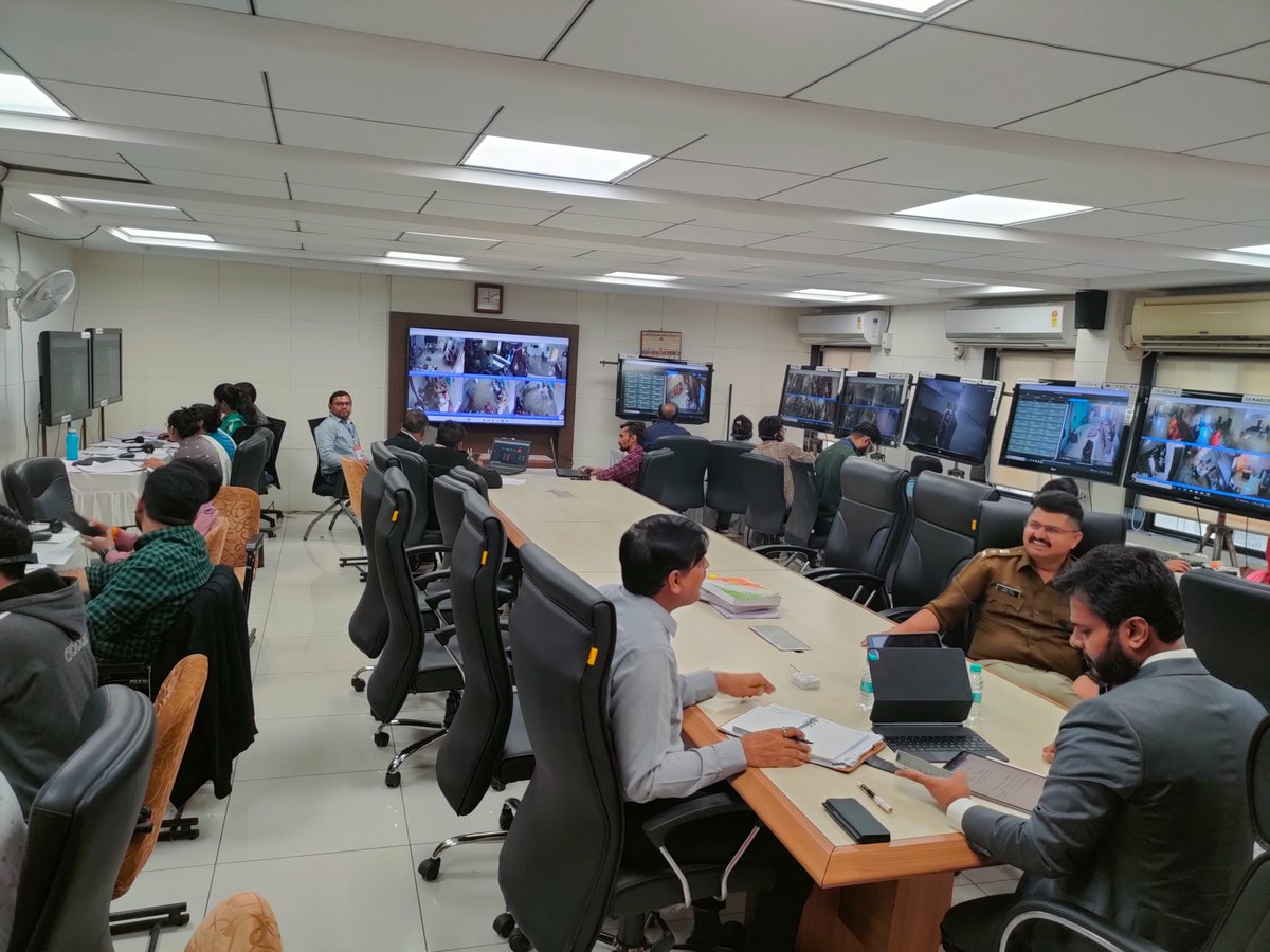 #GujaratElections2022 

મહેસાણાઃ જિલ્લા કક્ષાએથી જ સીસીટીવી કેમેરાની મદદથી મતદાન મથકો ખાતે ચૂંટણી પ્રક્રિયાનું મોનીટરીંગ કરાયું
<a href="/CMehsana/">DEO Mehsana</a>