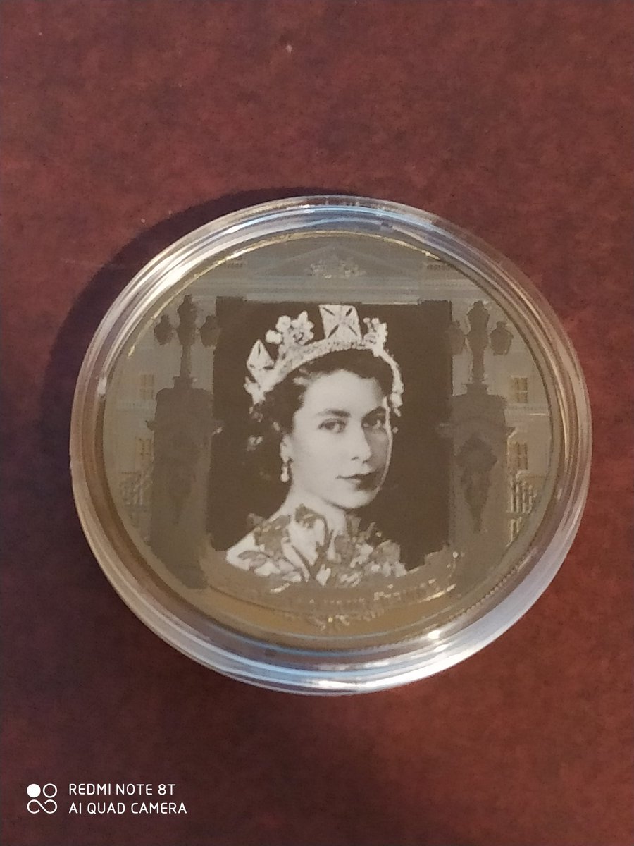 Kun_Sun_233's tweet photo. In memory of the great Queen Elizabeth Ⅱ～ https://t.co/KmMvTn0rHE