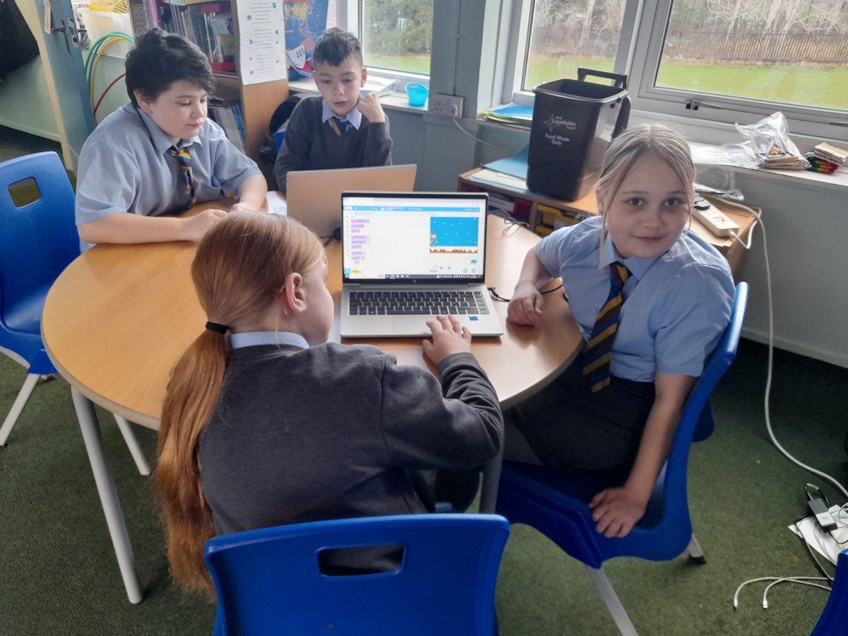 MrsHamiltonA's tweet photo. P6/7 are developing their coding skills with @NLDigitalSchool Elf Run Code-Along. Super team work and perseverance! #NLCodeAlongs https://t.co/jpOVwFT4Sf