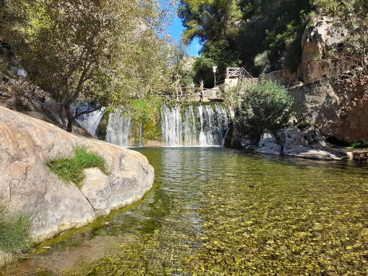 Feliz semana de puentes, a disfrutarlo se ha dicho.💚

Os esperamos en Les Fonts d'Algar, en Callosa d'en Sarrià. 🏞

Más info en nuestra web: lasfuentesdelalgar.com 

#fontsdalgar 
#callosadensarria 
#costablanca
#mediterráneoenvivo