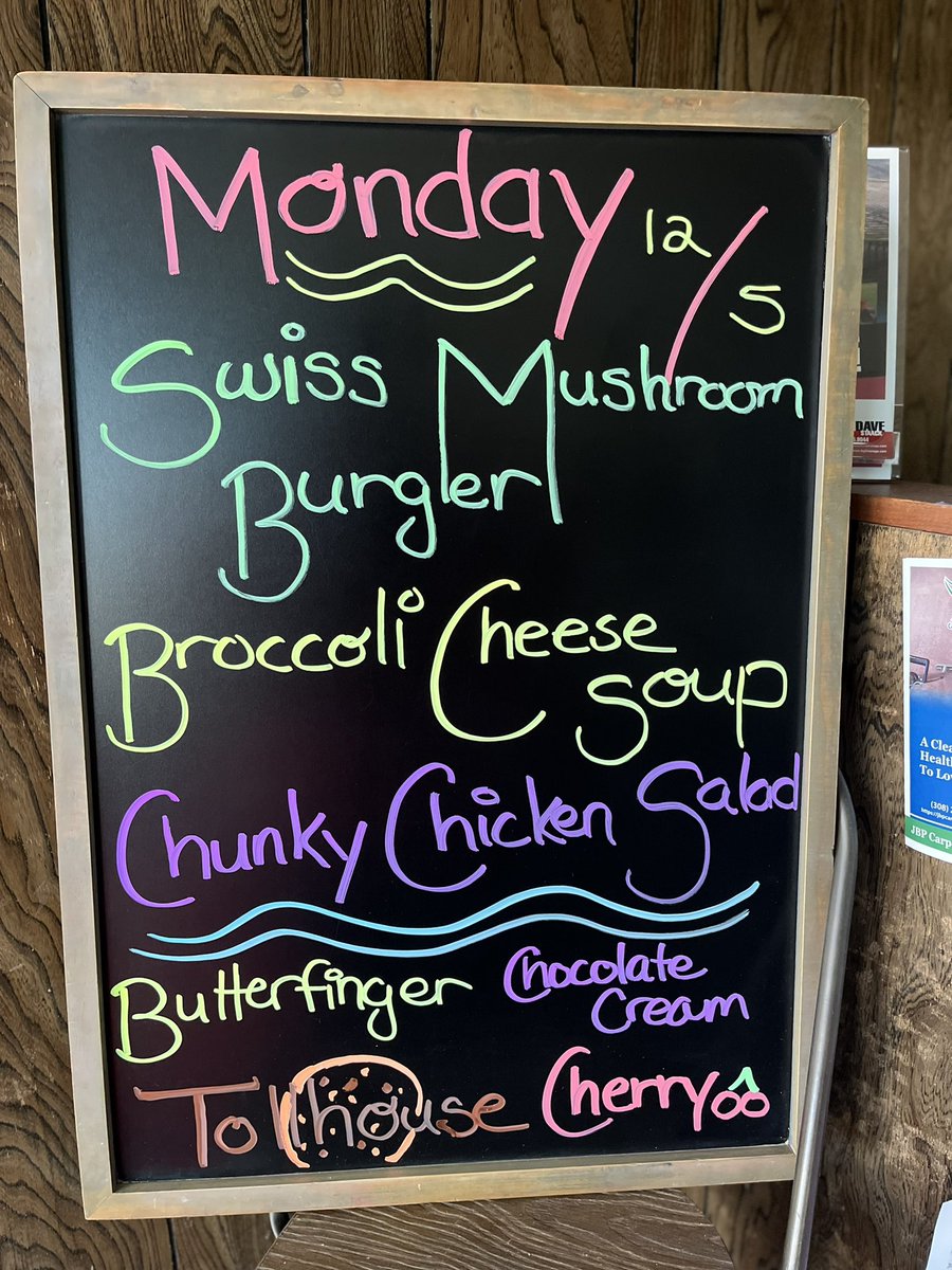 ngcitycafe's tweet photo. Happy Monday!
Swiss Mush burger today and Broccoli Cheese soup.
Chocolate Cream and Butterfinger pies too.
The cafe will be opening at 11am for the week.
#newmangrove #temporaryhours #shoplocal #shopsmall https://t.co/rglNtbj0Kc