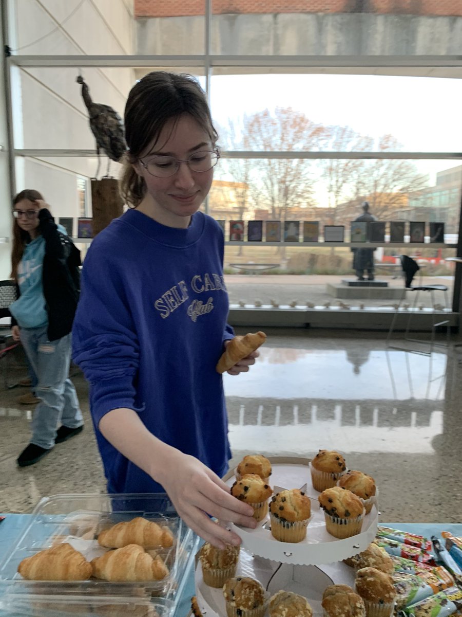 IUPUIwellness's tweet photo. First event of #stressbustersweek is on! Go check out the Barks and Breakfast Bar at Ezkenazi Hall, courtesy of @HerronSchool student council! For more fun this week: https://t.co/470OiNHuii https://t.co/ltDr5zsRTb