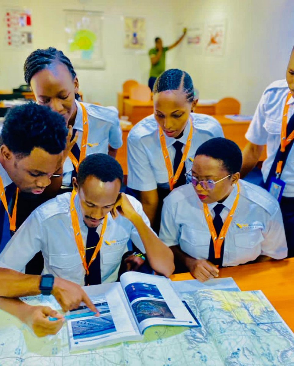 DasHandling's tweet photo. Don’t count the Days, Make the Days count.
The purpose of life is to live it, to taste experience ✈️ to the utmost, to reach out eagerly and without fear for newer and🧑🏾‍✈️ richer experience. 
Become part of our successful students.
👉🏼Join us for our January Intake.🛫 https://t.co/8STxWcxwgf