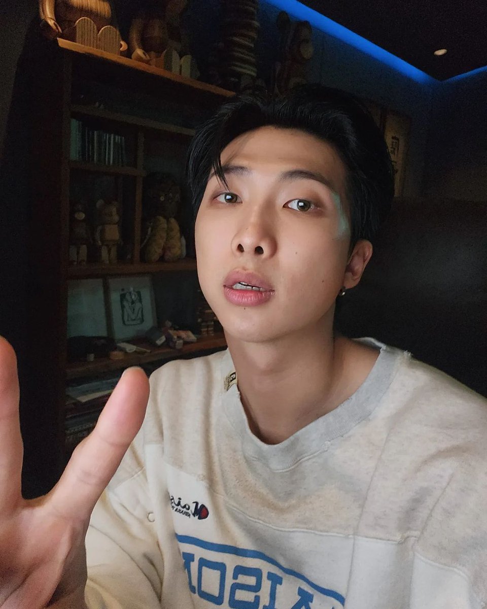 bangtansRM's tweet photo. https://t.co/O90XgYLgyv