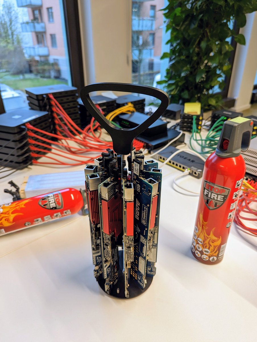 Merocle's tweet photo. Ready for deployment
#raspberrypi #computeblade https://t.co/IsNuJft3IC