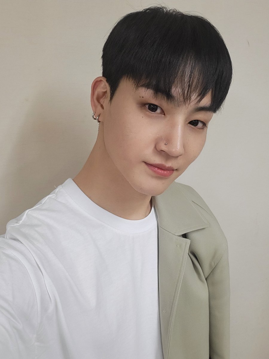 cdnzarecords's tweet photo. [📸]

BEHIND : 아티스탁 게임

#JAYB #제이비 #CDNZARecords #카덴차레코즈
#아티스탁게임 #JAYBon아티스탁게임 https://t.co/wHHck3MAac