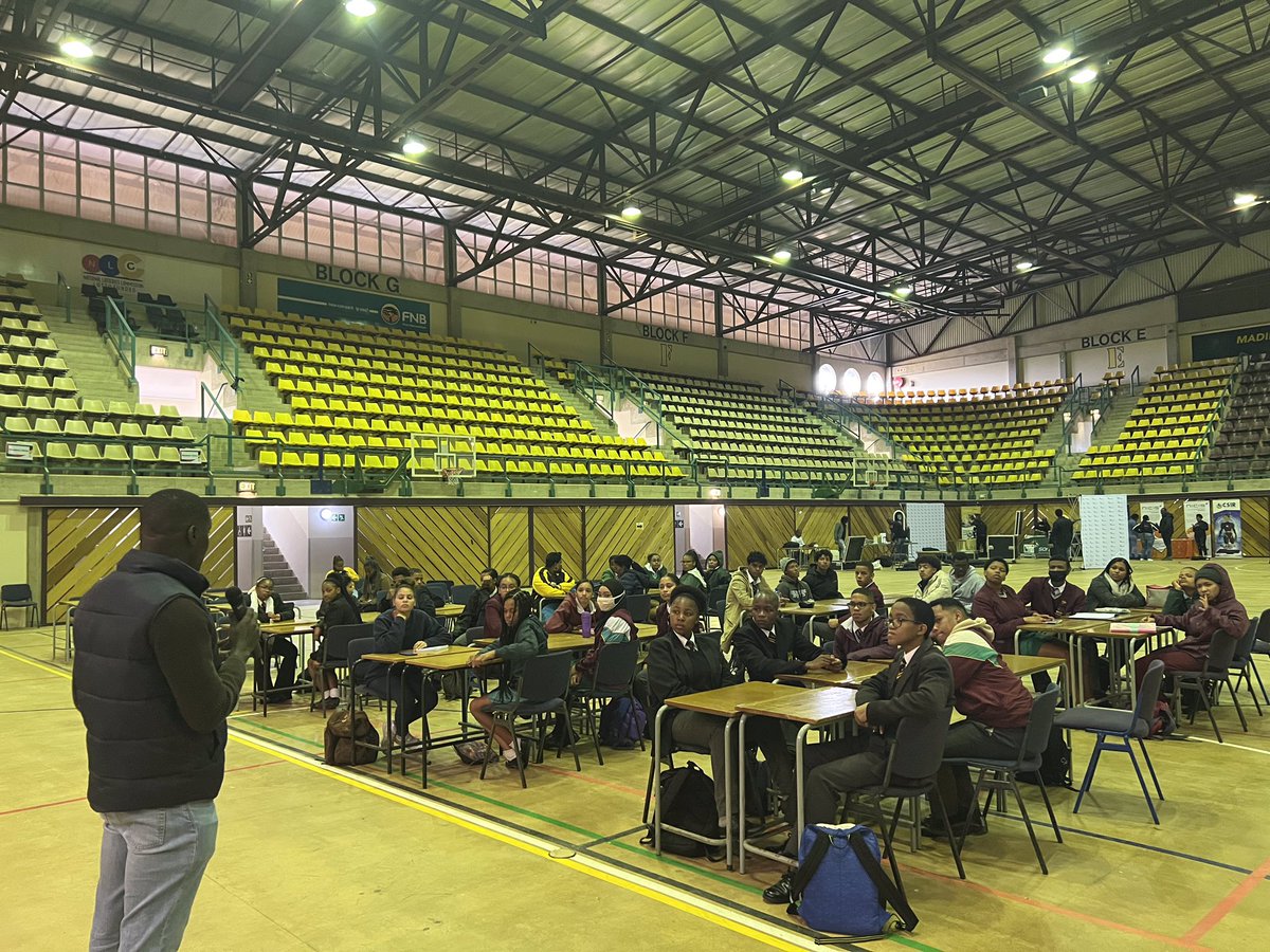 AspCommunity's tweet image. The ASP2022 (Nov. 28 - Dec. 9, 2022)— High School learners Program

Hands-on time! Today, we are having our 1st day of ASP learners outreach with more than 60 learners from the host country (South Africa)
#ASP2022
#AfricaSchoolofPhysics
#ASP_MandelaUni
#MandelaUni
#MandelaScience
