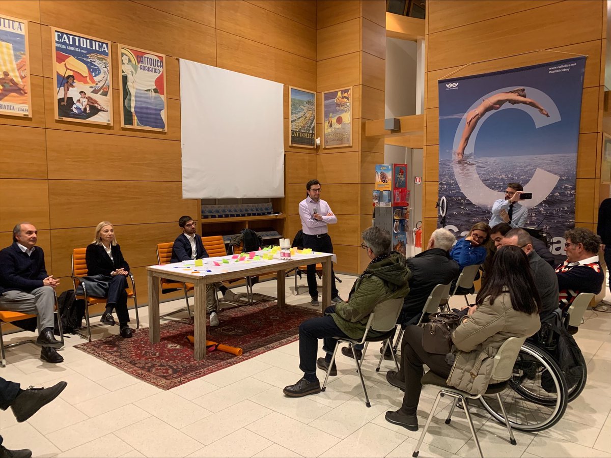 Il 1 dicembre eravamo a Cattolica per un incontro partecipativo con tutti i cittadini sui temi della mobilità, per costruire una visione condivisa della città.

Un passaggio cruciale per la stesura del Piano Urbano del Traffico che Decisio lavora completerà entro fine anno.