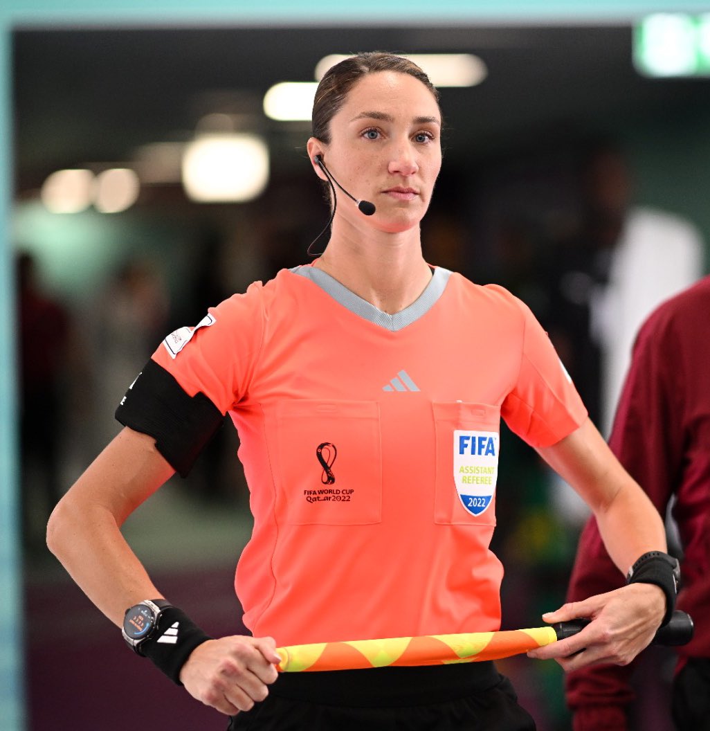 Congratulations to Kathryn ‘Katy’ Nesbitt on her officiating @ last night’s 🇸🇳 v 🏴󠁧󠁢󠁥󠁮󠁧󠁿 @FIFAWorldCup game. Katy, you made history last night in becoming 1st woman EVER to take to the pitch for a knockout game @FIFAWorldCup. 👏🏾.