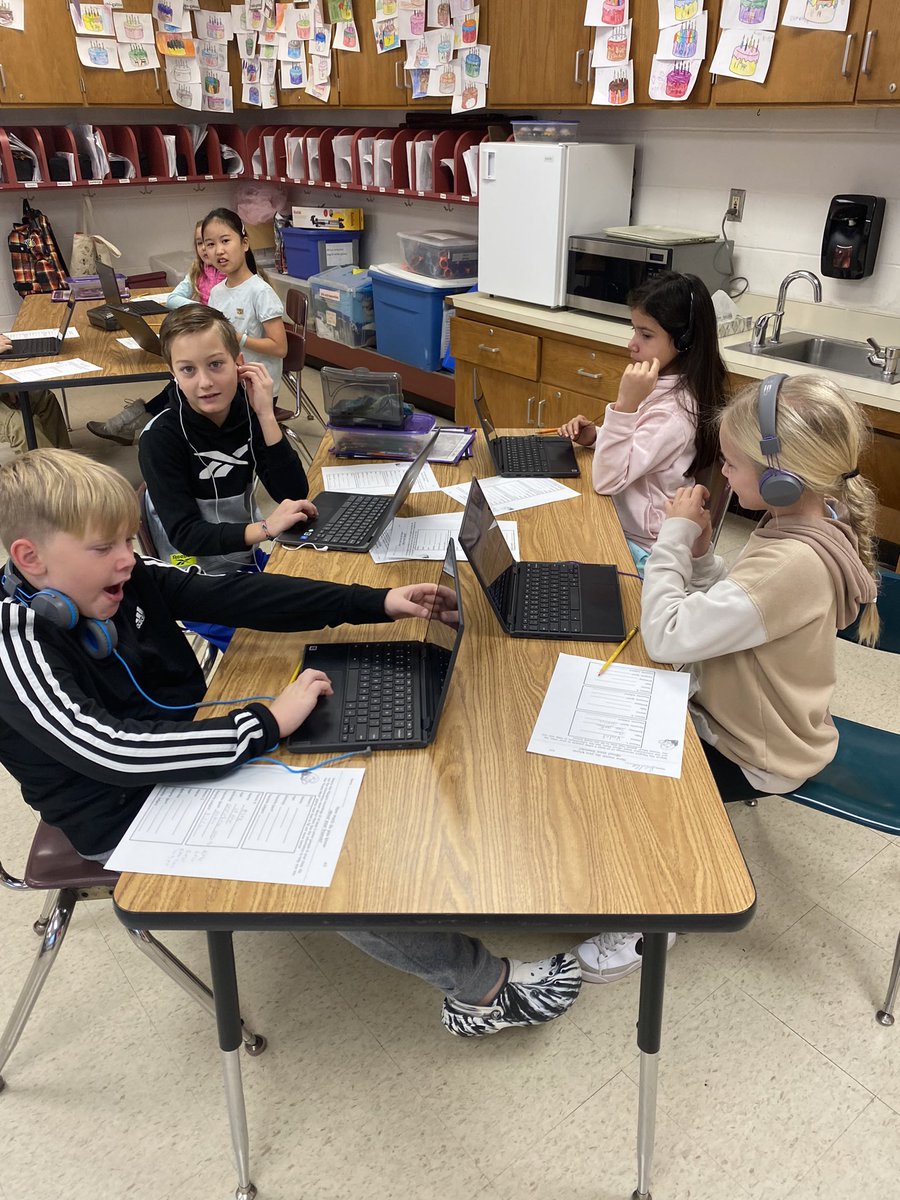 Listening to our classmates recordings in #nihongo to find out all about them &amp; taking notes. Next up: Guess Who game! <a href="/EES_Mustangs/">Erpenbeck Elementary</a>