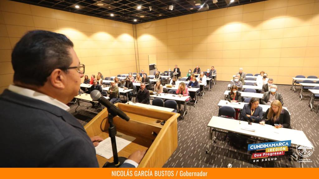 SecSaludCundi's tweet photo. #AEstaHora 🕥 el secretario de #Salud Luis Efraín Fernández Otálora lidera la última sesión de 2022 del Comité de Gerentes de las Empresas Sociales del Estado, revisando situación financiera, de aseguramiento y de mortalidad materna

#Cundinamarca #RegiónQueProgresa https://t.co/luPahTBQPP