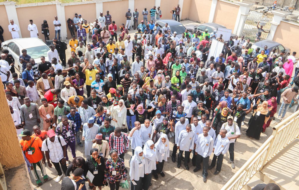 zaarab001's tweet photo. 3 in 1 in a day
Organizer
Speaker
Moderator
With 500+ attendees the event was π₯
#DevFest
#DevFestMinna22
#DevFest2022 https://t.co/tctSjxNxNR