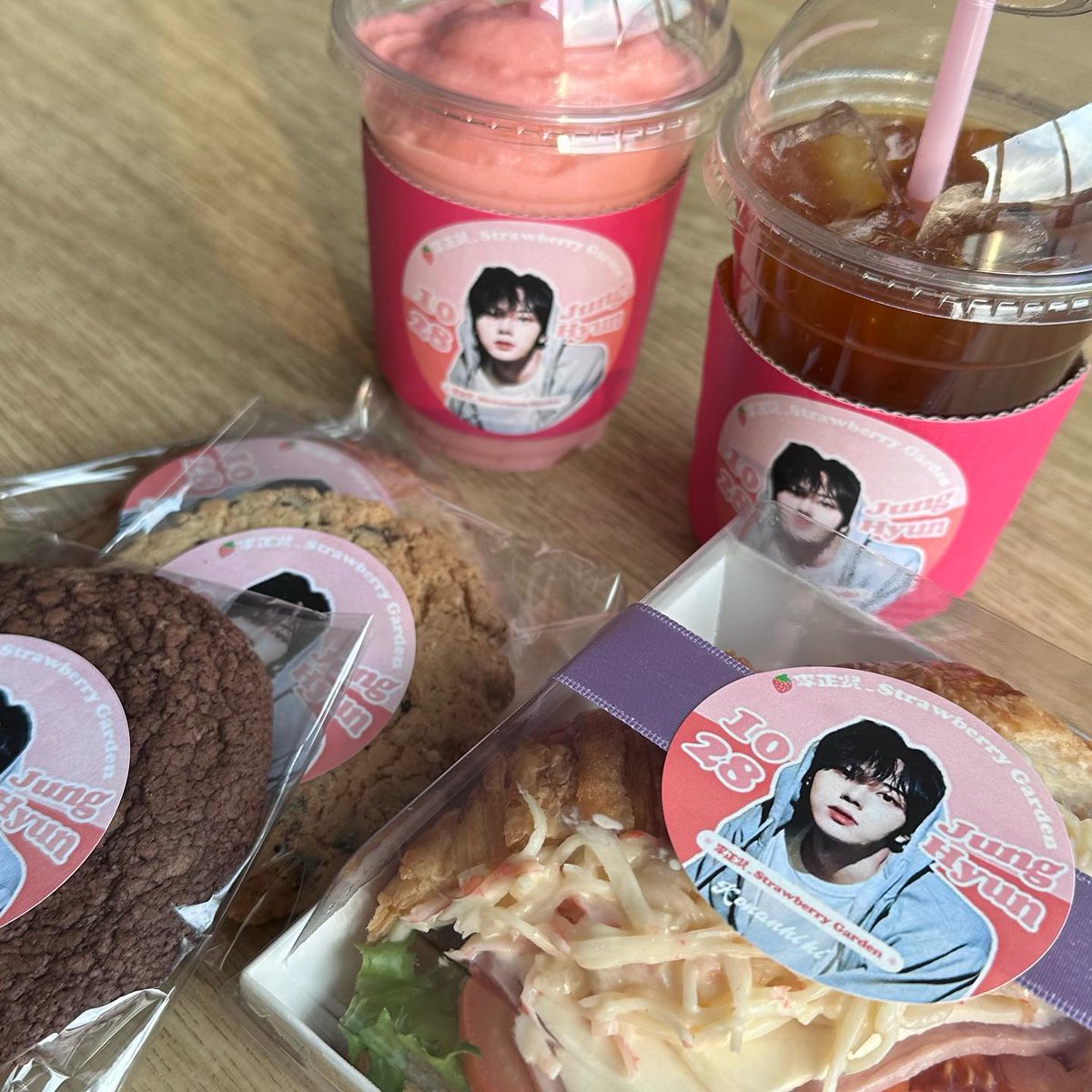 lchachall's tweet photo. 글에서 마음이 느껴진다는 게🥺🥺🥺
더 보자 많이 보자 오래 보자 정현아🙏 https://t.co/XZtGUibQ34