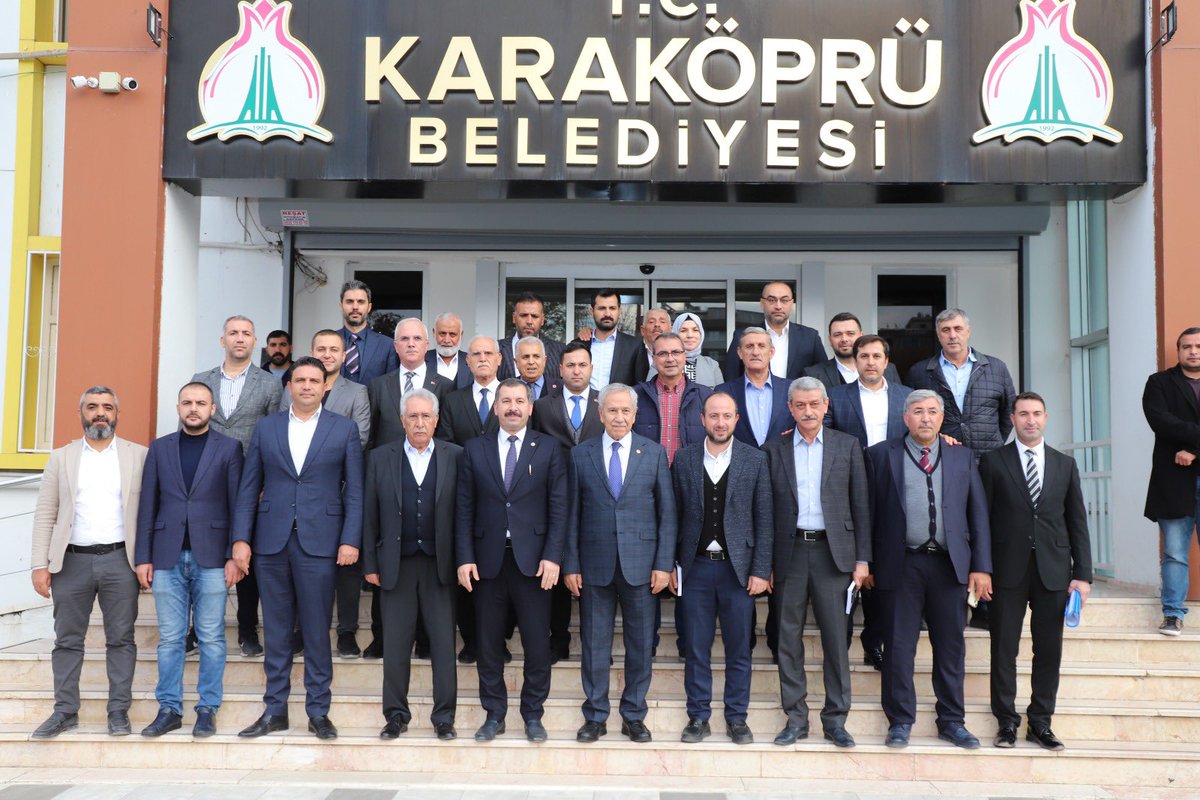 22. dönem TBMM Başkanı Sn. <a href="/bulent_arinc/">Bülent Arınç</a>'ı Karaköprü Belediyemizi Ziyaretinde Eşlik Ettik.