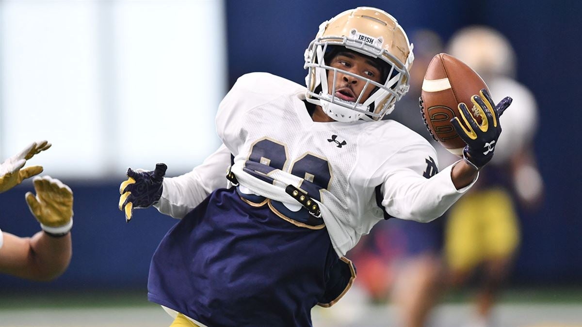 BREAKING: Sources have told <a href="/247Sports/">247Sports</a> that #NotreDame cornerback Jayden Bellamy has entered the Transfer Portal.

Story: 247sports.com/college/notre-…

#IrishIllustrated

<a href="/247Sports/">247Sports</a> / <a href="/247SportsPortal/">247Sports Transfer Portal</a>