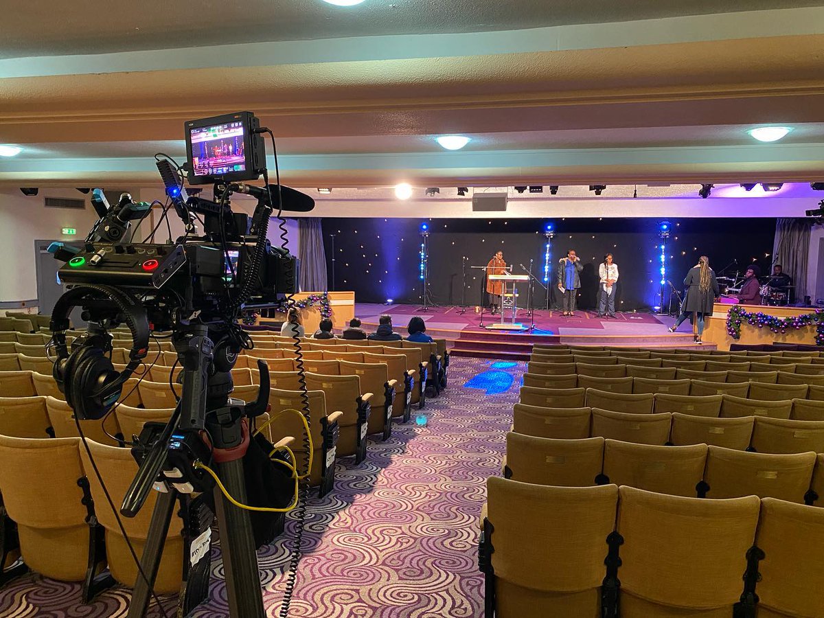 funeralfilming's tweet photo. Live stream  funeral newwinechurch amazing venue a former cinema turned into a church.
#funeral #funeraldirectorsuk #funeralfilming #funerallivestream #livestream https://t.co/BpzlNnpBrx