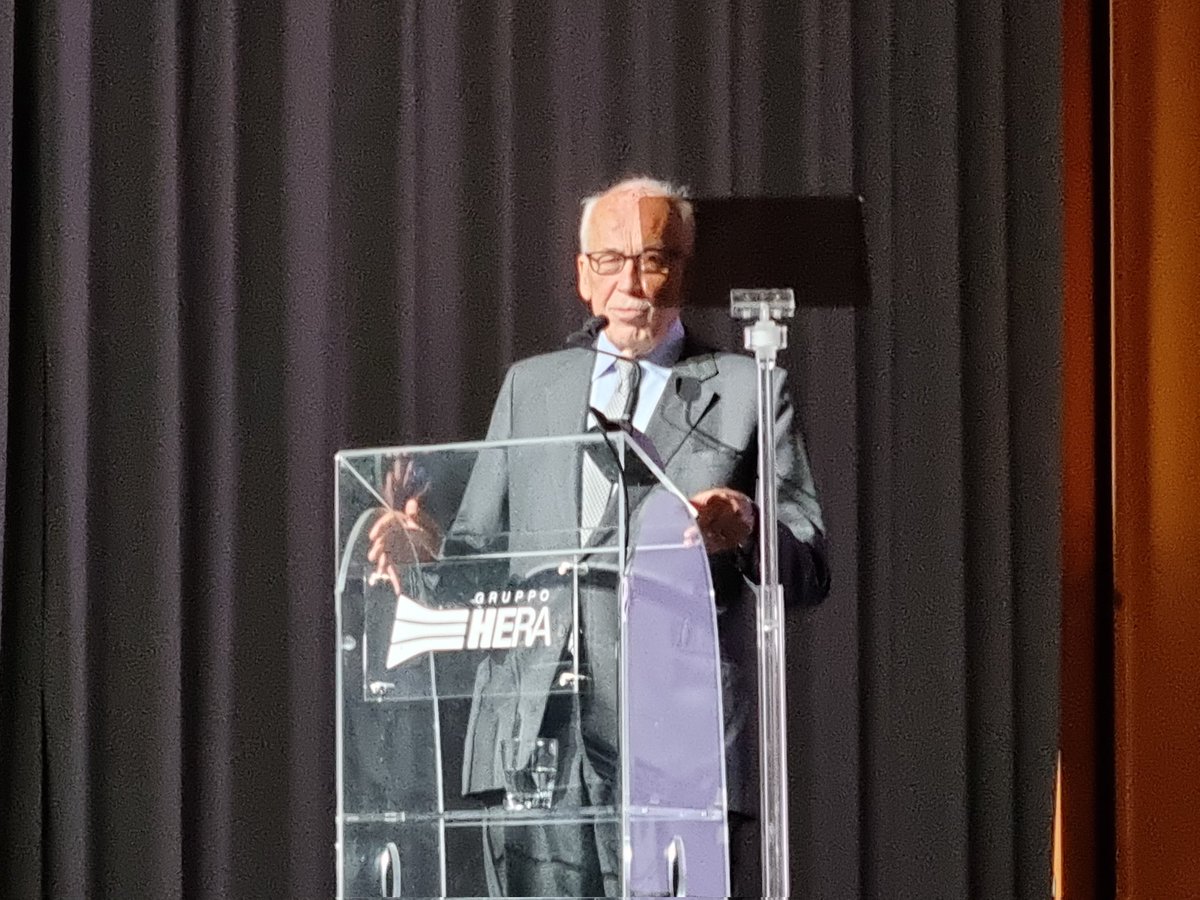 Come afferma Tomaso Tommasi di Vignano, presidente esecutivo #GruppoHera, questo workshop avviene in un momento in cui si deve ripensare il futuro. #ApprovigionaMenti va in questa direzione per affrontare le nuove sfide

#Heracademy