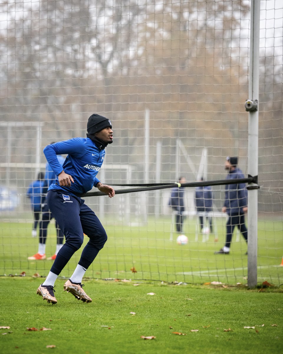 HerthaBSC's tweet photo. ℹ️ Personalupdate: Marvin #Plattenhardt, Filip #Uremović, Maxi #Mittelstädt, Agustín #Rogel & @MyzianeMaolida trainieren individuell mit Hendrik #Vieth. (1/2)
#HaHoHe https://t.co/fYpq0OMPLa