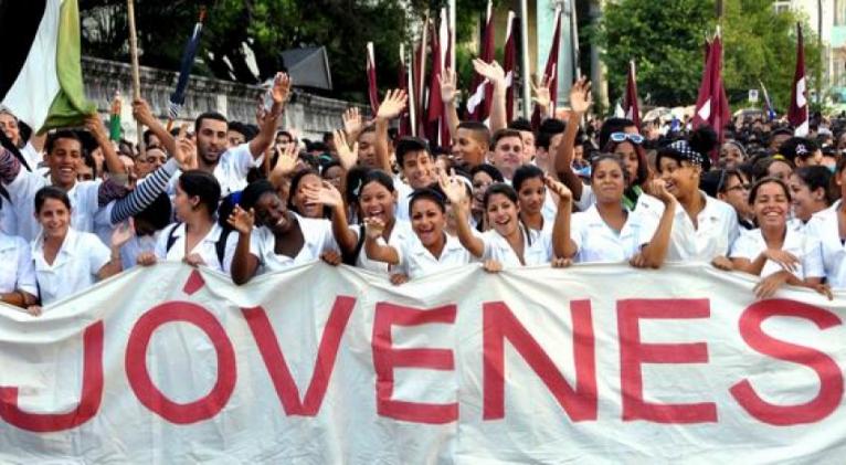 ¡Feliz inicio de semana! Dentro de unas horas celebraremos el cumpleaños de nuestra <a href="/FEEM_Cuba/">FEEM de Cuba ✌️🇨🇺</a> y de nuestras BTJ, seguiremos en la preparación del 10mo. Congreso de la <a href="/FeuCuba/">FEU de Cuba</a> y de las elecciones nacionales, honraremos a Maceo y participaremos en el Pleno del CC del <a href="/PartidoPCC/">Partido Comunista de Cuba</a>.