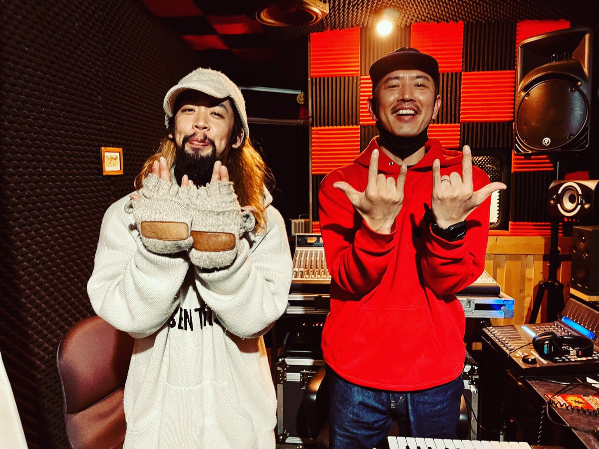 MaadFoxy's tweet photo. 「大葉紅葉 from FoxyMaadGreen
a long side Takafin from MJR」
フィン君とは歌でもいつか一緒に出来たらいいなと思っております٩(๑>∀<๑)و
やりたい事はまだまだ沢山夢一杯でござい麻吸~~~(๑✦ˑ̫✦)✨
#FoxyMaadGreen #大葉紅葉 #MaDFoX
#MJR #Takafin #BackYardy
#裏庭420family #Dub #Session https://t.co/A7fYjHZ2Ii