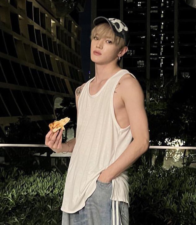 bemybbu's tweet photo. แค่ถอดเสื้อเท่านั้น555555555555555555555555 https://t.co/ZyNcZ99kTH