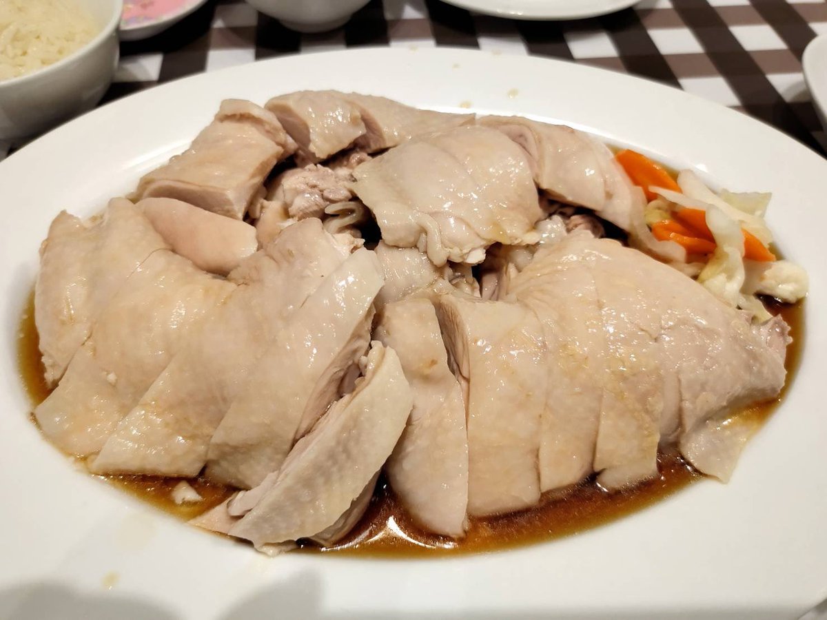 e21utu's tweet photo. Boon tong kee ร้านนี้ ไก่อร่อย นุ่มมาก 🤣🤣
แต่ที่จอดรถ  central east villege หายากมาก … วนหาที่จอดรถซะ 40 นาที 😅😅 แทบถอดใจ อย��กกลับบ้าน 😢😢
รปภ.ไม่รู้ไปไหนหมด 👎👎 https://t.co/Md3mWo5Jod