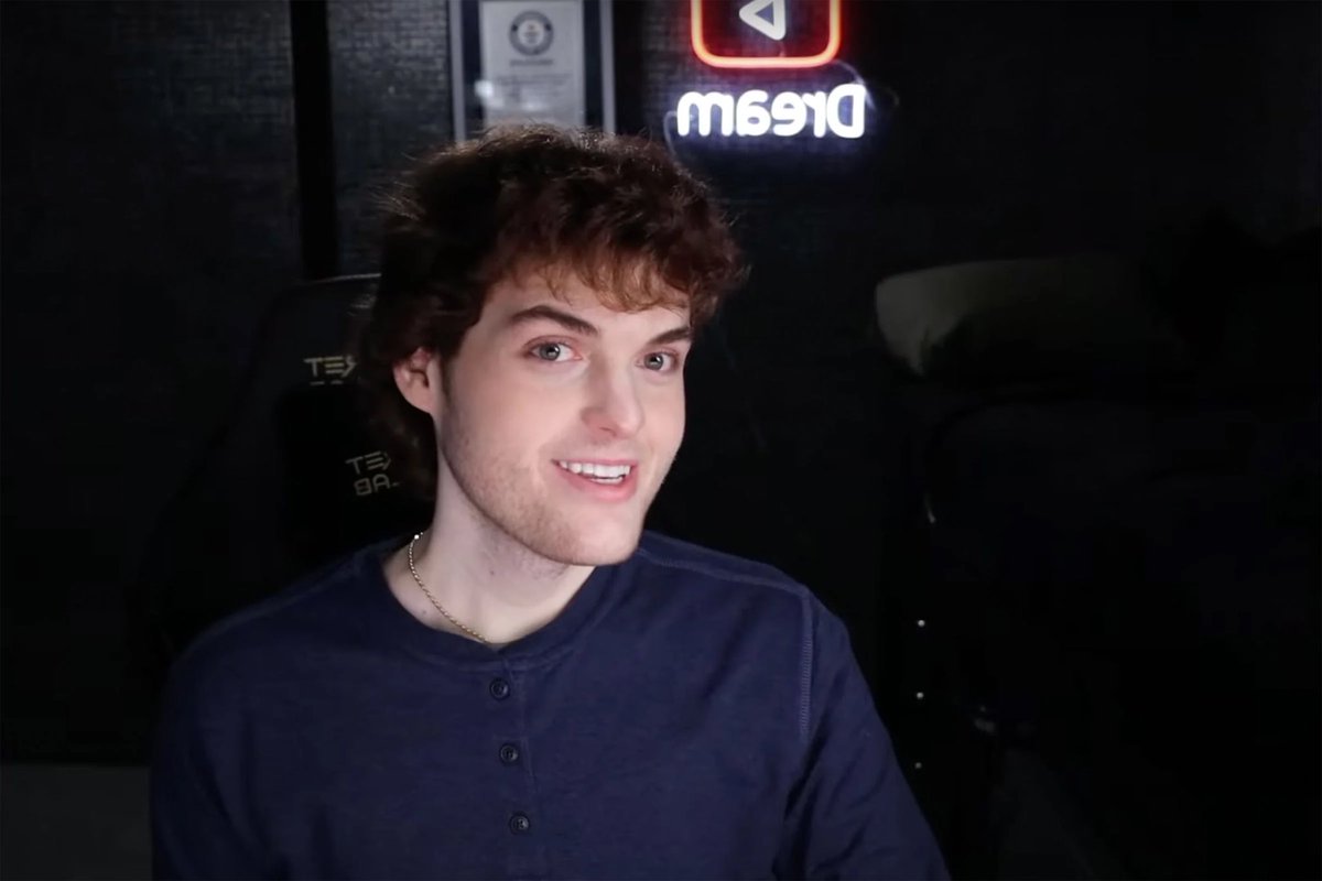 OMUNbaddie tweet media