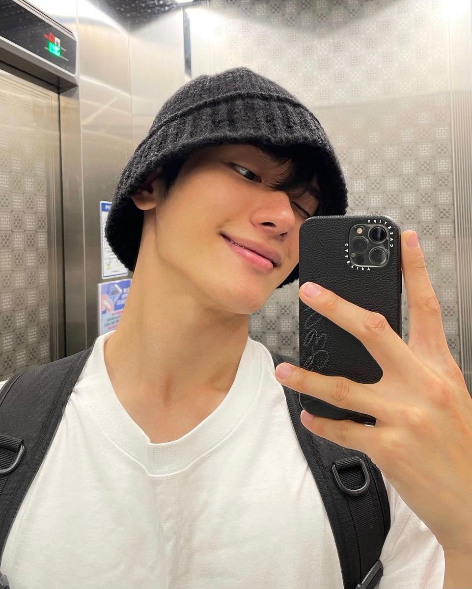 ᅟᅟᅟᅟᅟᅟ𝗣𝗔𝗥𝗔𝗠𝗢𝗥𝗘 - 𝗥𝗼𝘀𝗲-𝗖𝗼𝗹𝗼𝗿𝗲𝗱 𝗕𝗼𝘆