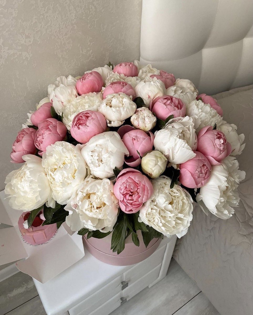 SelectOutfit's tweet image. peonies