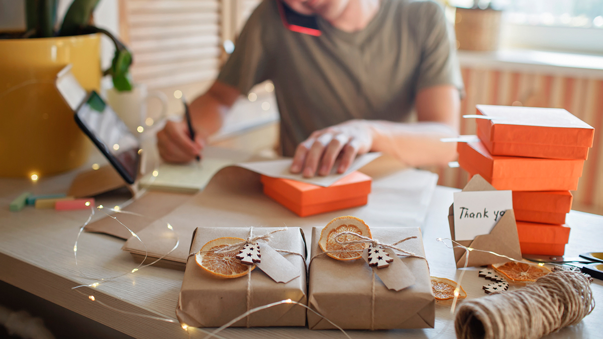 evergreen_dm's tweet photo. 12 Holiday Marketing Tips for Small Businesses

By following these 12 holiday marketing tips, you can make the most of the holiday season for your business (without being too heavy on the birds).

https://t.co/BYhT9ZvJmh

#marketing #holiday #tips #smb #local https://t.co/A4D1xqjjdv