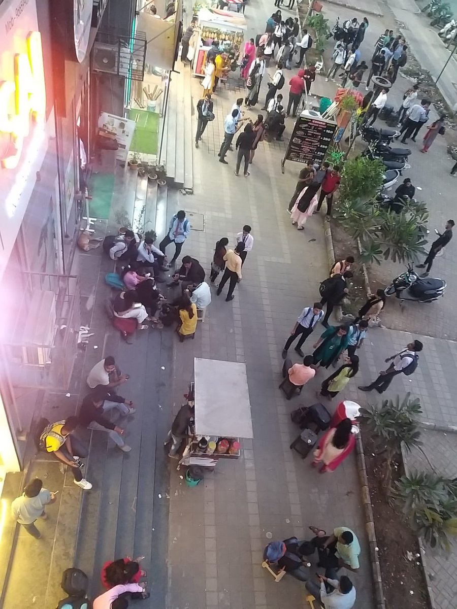 AlexPhatom's tweet photo. @PCMCSarathi - complain from Azure Paranjpe residents, we are experiencing public smoking 🚬 havoc and this is affecting our kid’s health, entire smoke smell is entering our homes. Please take required action location- Tathwade gada road https://t.co/KPFdWcwm1b