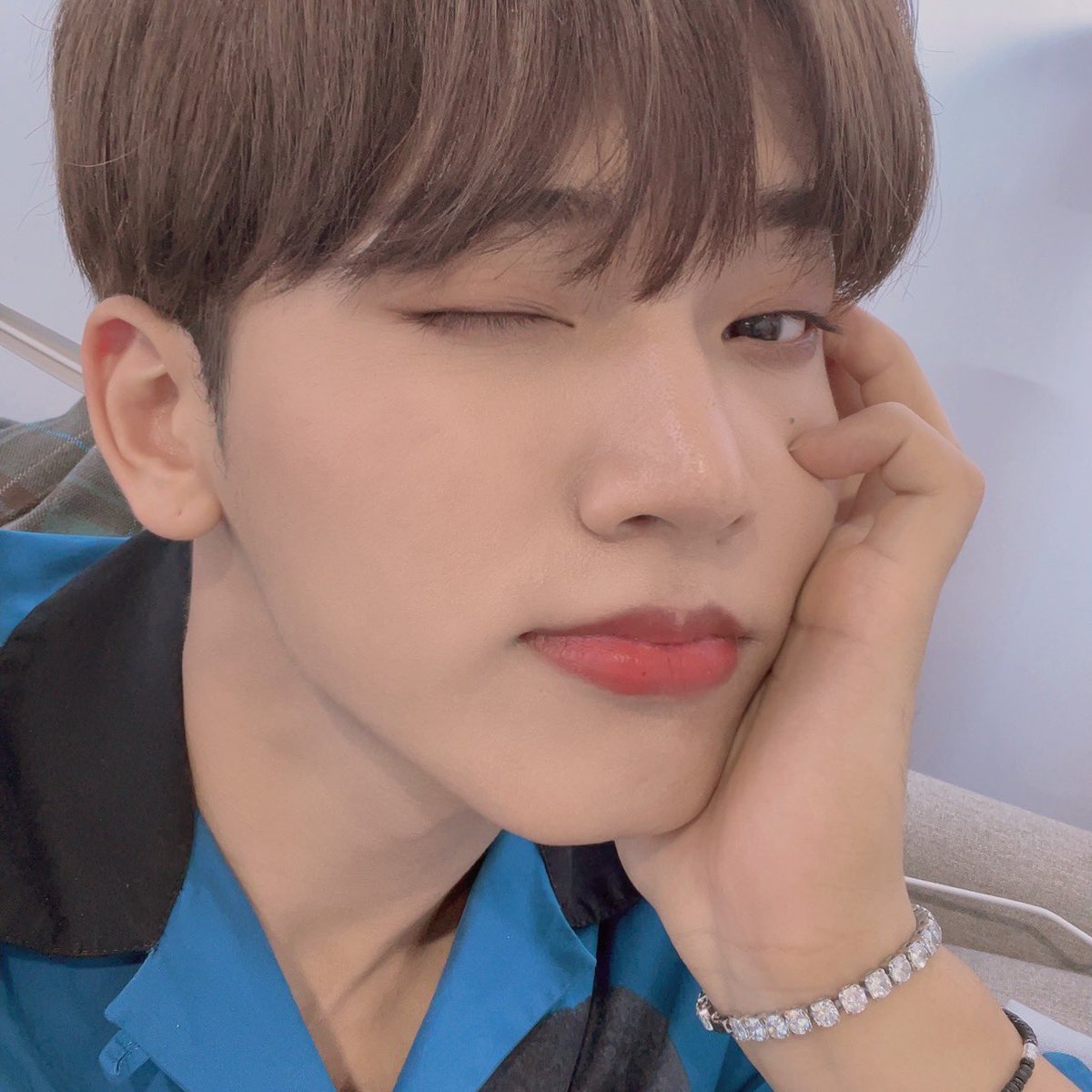 forbluemingsun's tweet photo. before today ends let me have a full thread writing of my reason to my blue and my bloom, yang hyuk
#ProtectHyuk
#HyukAppreciationDay
#PROTECTOMEGAX https://t.co/WRuhu4oIiF