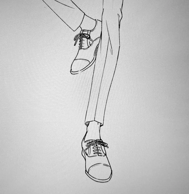 毎度おなじみ顔よりも描くのに時間を掛けてしまうあんよ達。線画9割終わり! 