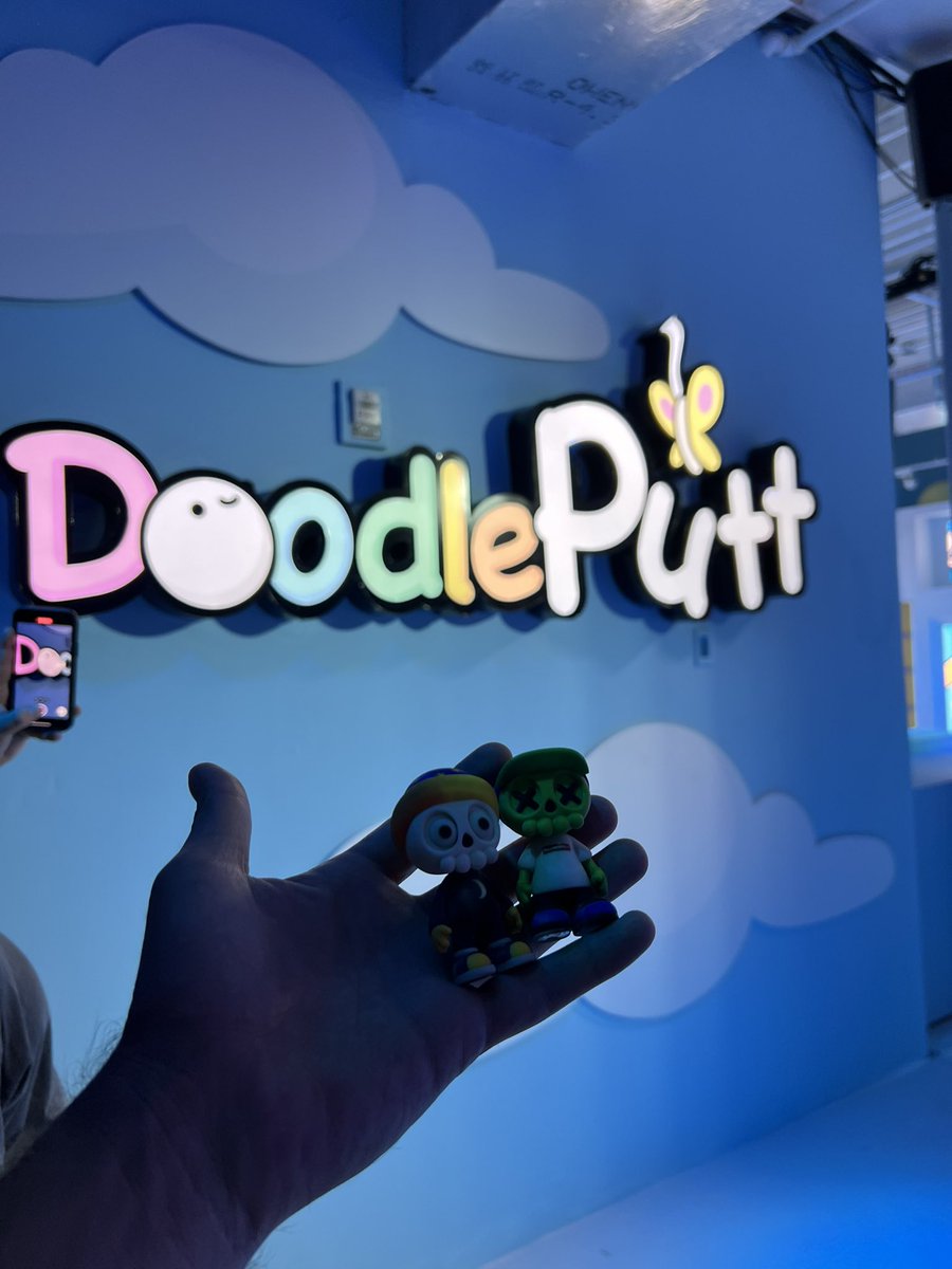 Nftkid23's tweet photo. The @doodles overall had the best event for an NFT community! The branding on everything was super clean and on point, interactive putt putt with special features for holders, and a dope venue with great people! #ArtBasel #NFTBasel https://t.co/3l57tgS2N4