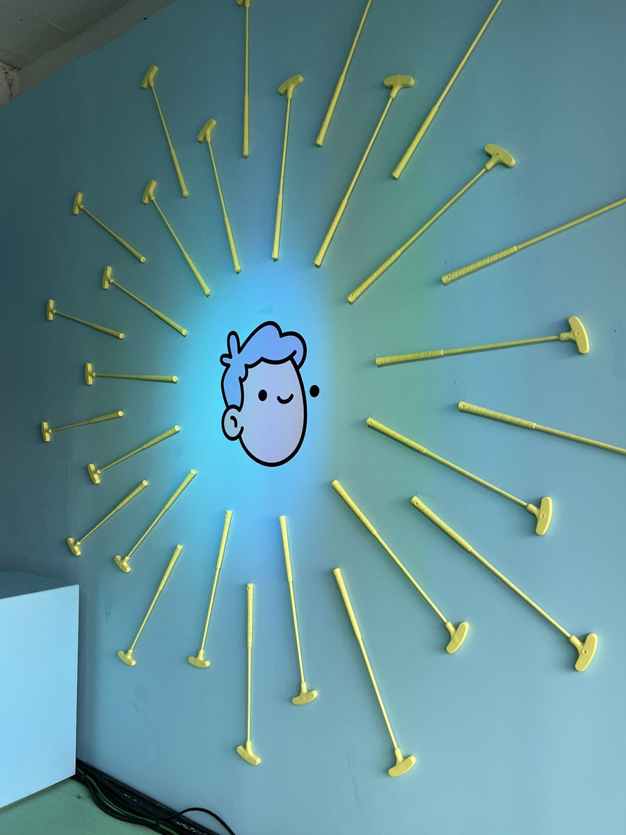 Nftkid23's tweet photo. The @doodles overall had the best event for an NFT community! The branding on everything was super clean and on point, interactive putt putt with special features for holders, and a dope venue with great people! #ArtBasel #NFTBasel https://t.co/3l57tgS2N4