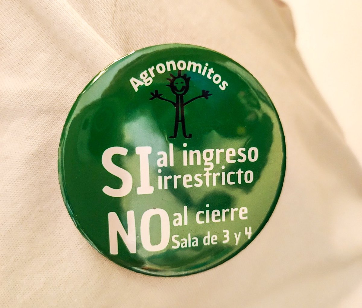 InternanodoFsoc's tweet photo. ¡No al cierre de salas en el jardín Agronomitos! Desde la Comisión Interna APUBA FSOC nos solidarizamos con la lucha de @SOSagronomitos. La UBA no garantiza jardines en cada instituto, como reclamamos en Sociales, sino que ajusta y achica allí donde hay. https://t.co/WQEXq1aeD1 https://t.co/Mu9f3SD8JS