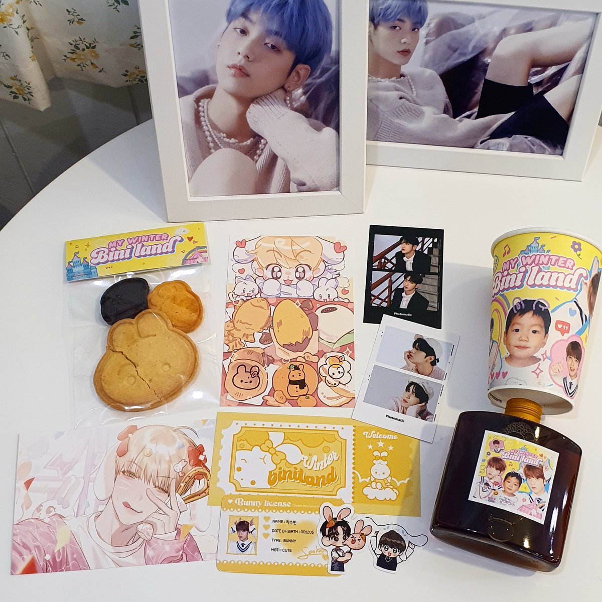 MARLANG_TXT's tweet photo. 💛모두다토끼

아기토끼 그리는 공간에 가득 찬 토끼들이 정말 모두 다 토끼 그 자체여서 넘 귀여웠어요🐰🐰🧡
그리고 카페 곳곳에 너무 예쁘게 꾸며져 있어서 구경하는데 즐거웠어요. 짱! ദ്ദിᐢ._.ᐢ₎
#한겨울의_수빈이에게_사랑을_담아
#With_love_for_winter_land https://t.co/MigVI5OaV6