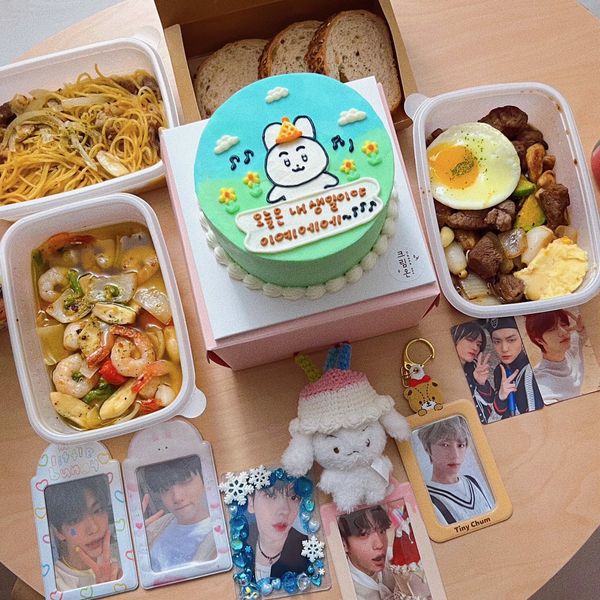 hydragyrum_'s tweet photo. 今でもあなたは私の光 
지금도 너는 나의 빛이야
생일 축하해 수빈아!

#첫눈이창문을두드리듯이수빈이가온날
#SoobinTheEpitomeOfLove https://t.co/eAct43cUN9