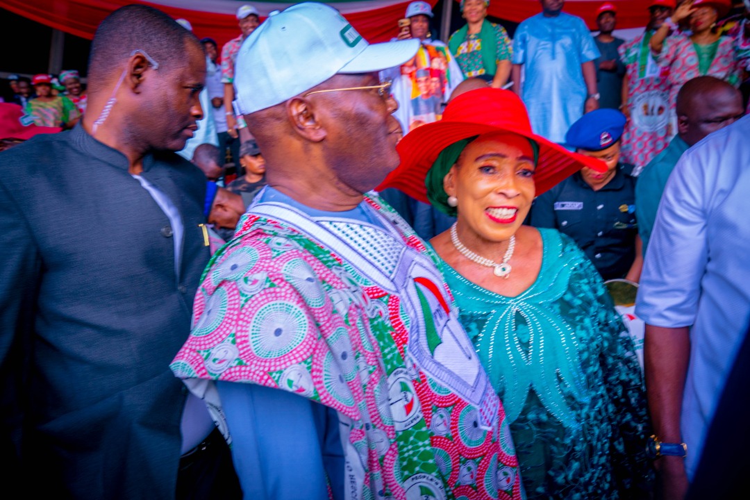 am_BinHamzat's tweet photo. Atiku is forever ready to make Nigeria great again. His economy plan is spontaneous, he's committed to secure every square meter of this country, he's specific to UNIFY Nigeria, a proper solution to educational problems and determine to devolution of power. #RecoverNigeria #USEED https://t.co/oyJhPvplK3