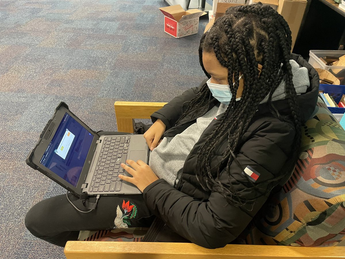 JennieJWPark's tweet image. Happy Computer Science Week! 👩🏻💻Check out the Wolves Tech Team as they participate in an hour of code with Scratch. #girlswhocode #danceparty #codingwithscratch 👩🏾💻🧠👀